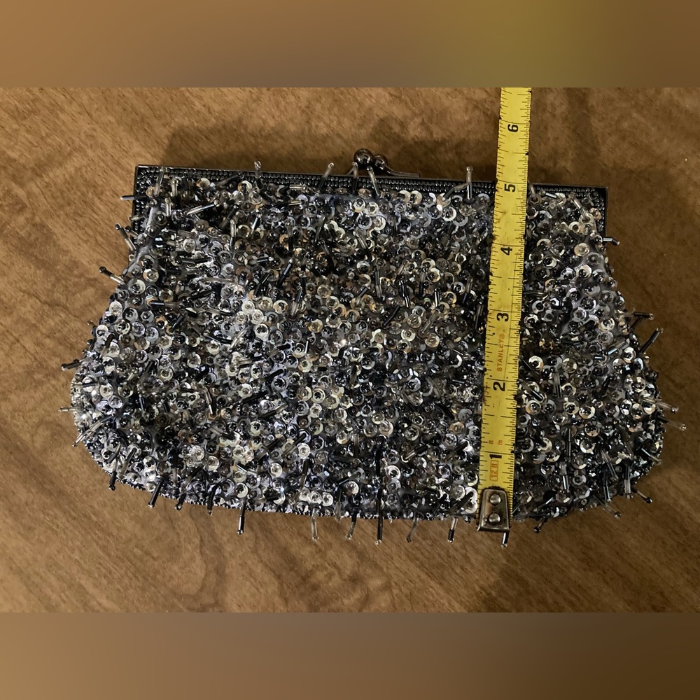 Gray/Silver beaded and satin evening bag - Picture 3 of 5
